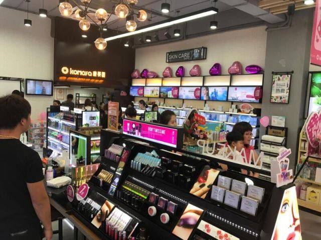 開(kāi)業(yè)不滿三月顧客盈門 解碼化妝品零售的O2O變革之道